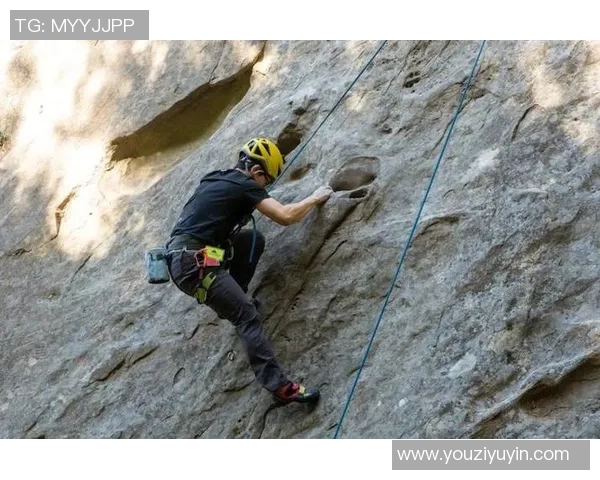 深圳攀岩队的心理素质揭秘:如何在高空挑战中保持冷静与专注 深圳攀岩队的心理素质揭秘:如何在高空挑战中保持冷静与专注